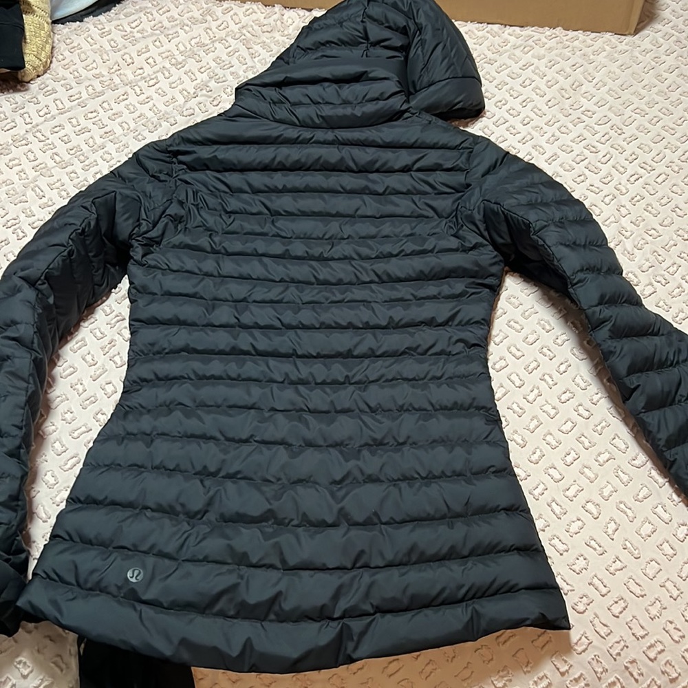 Lululemon women’s jacket - Picture 2 of 9